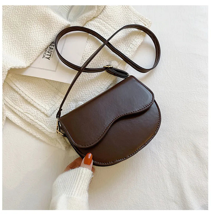 Niche Half Moon Shoulder Crossbody Retro Bag