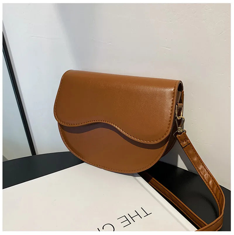 Niche Half Moon Shoulder Crossbody Retro Bag