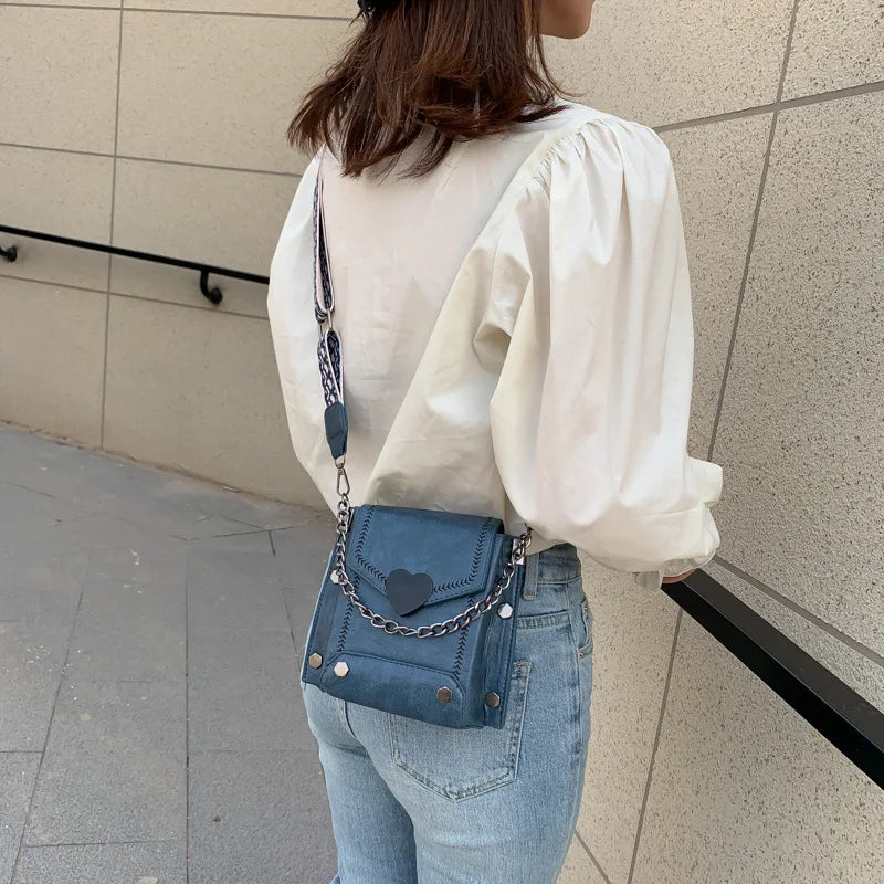 Women's Crossbody Bag Retro Heart Lock Shoulder Bag
