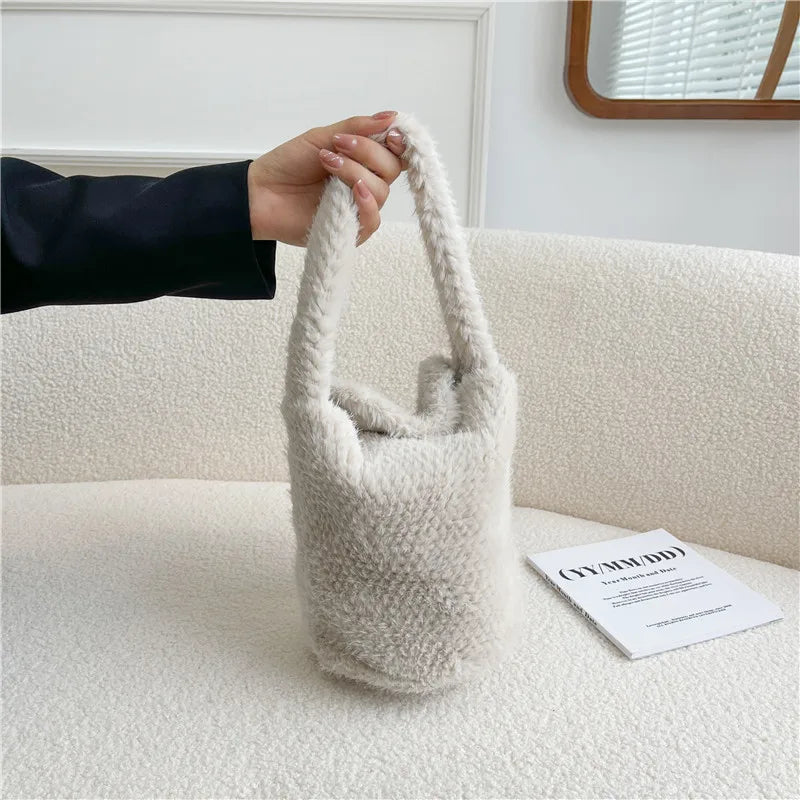 Winter Soft Faux Fur Women's Bucket Bag Furry Fluffy Tote Bag