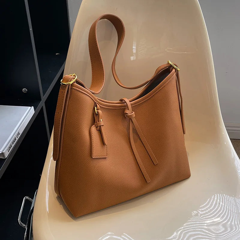 2022 Autumn Winter Retro Large Capacity Shoulder Bag