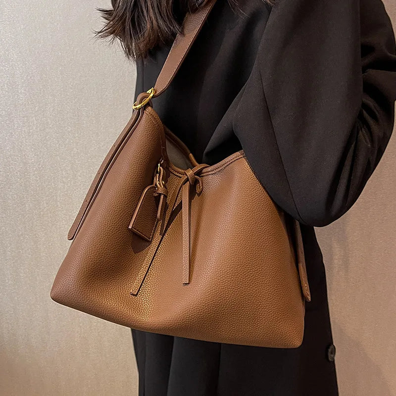 2022 Autumn Winter Retro Large Capacity Shoulder Bag