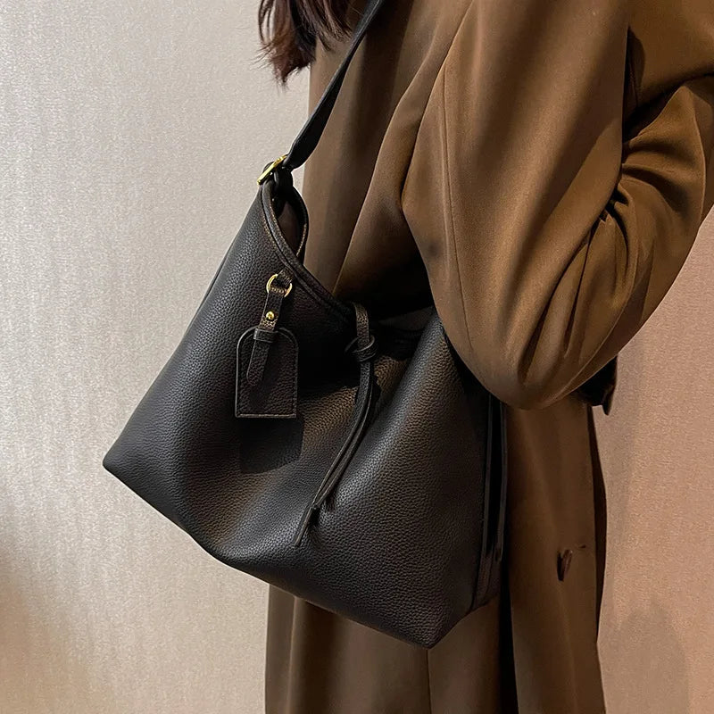 2022 Autumn Winter Retro Large Capacity Shoulder Bag