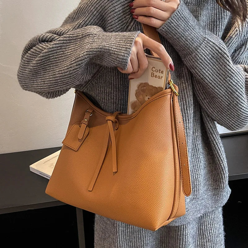 2022 Autumn Winter Retro Large Capacity Shoulder Bag