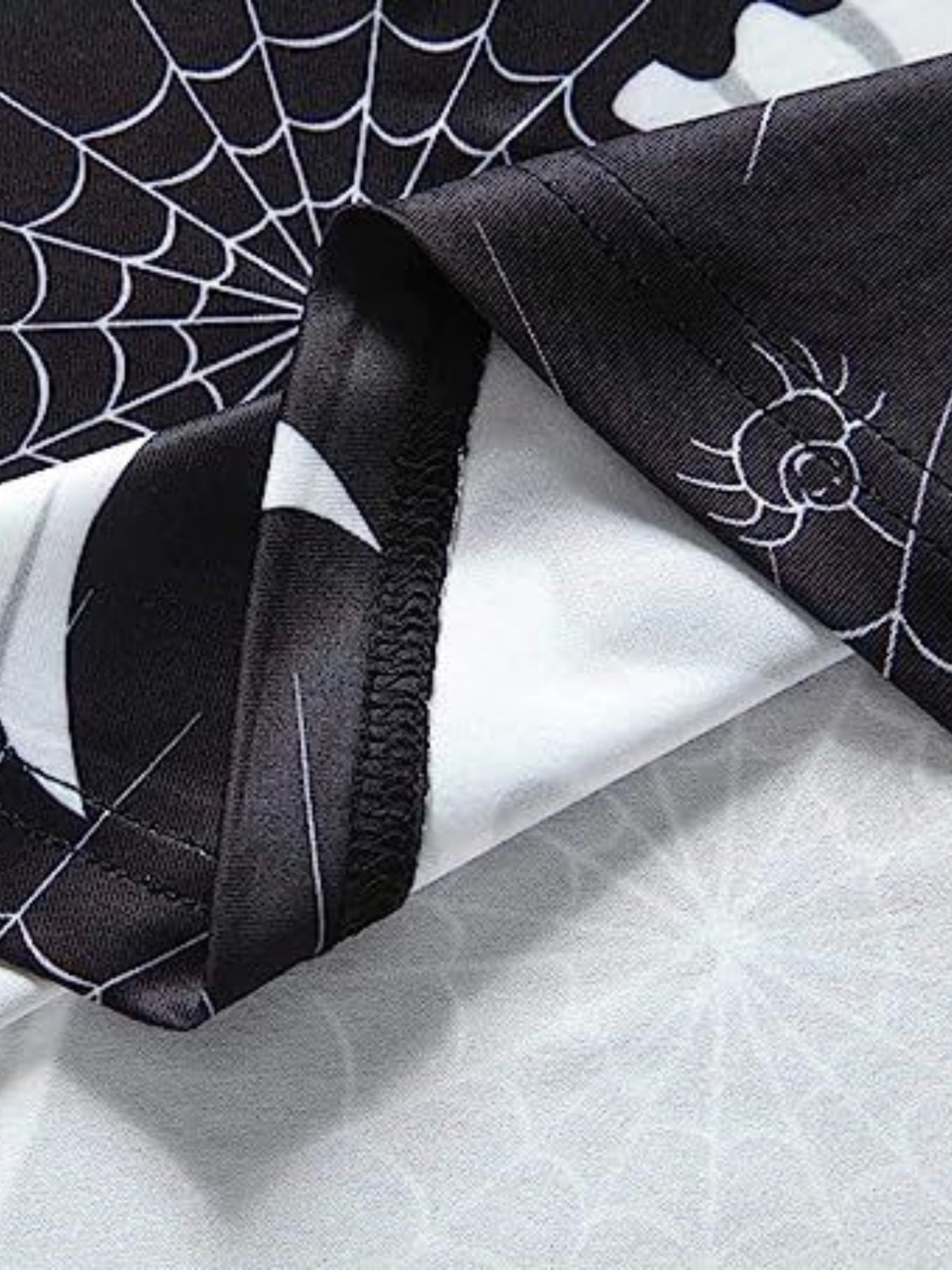  Ghost & Web Print Short Sleeve Dress