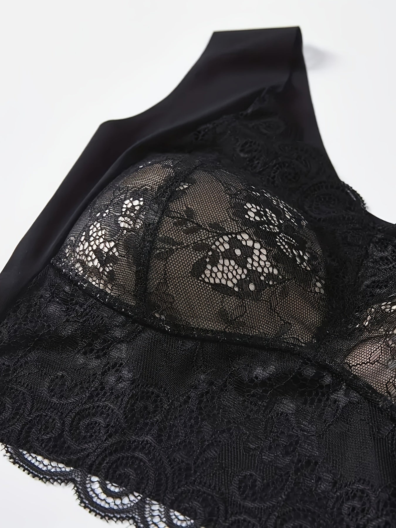Lace Decor Sports Bra V Neck Yoga Workout Bra 2pcs