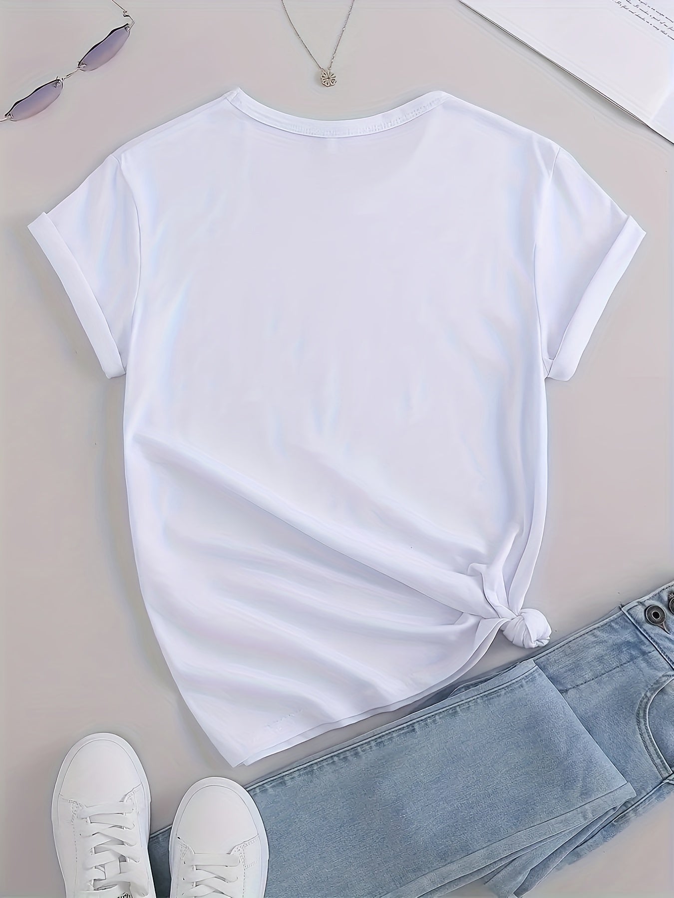 Women's Red Heart Graphic Casual T Shirt with Round Neck