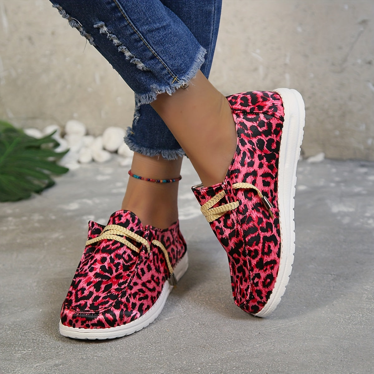 Leopard Print Canvas Shoes Low Top Lace Up Women's Walking Shoes