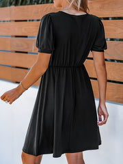 Women's Plus Solid Puff Sleeve Applique V Neck Knee Length Dress