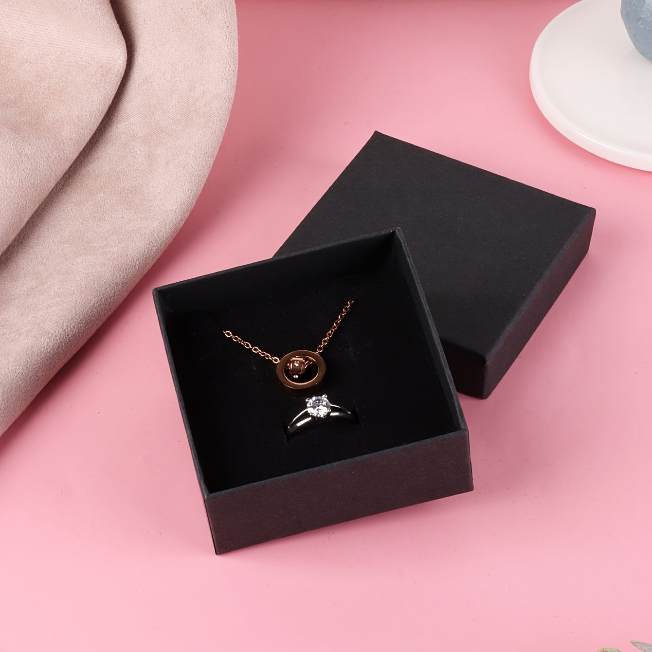 Classic Vintage Jewelry Box for Ring Pendant Necklace Earring