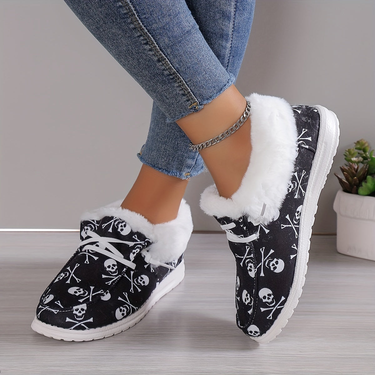 Women's Plush Lined Canvas Shoes Halloween Skull Printed Low Top Shoes