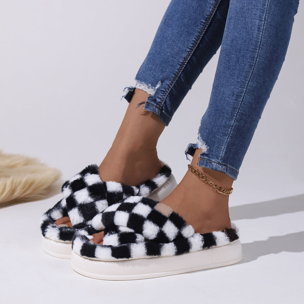 Plaid Pattern Fuzzy Slippers Slide Sandals