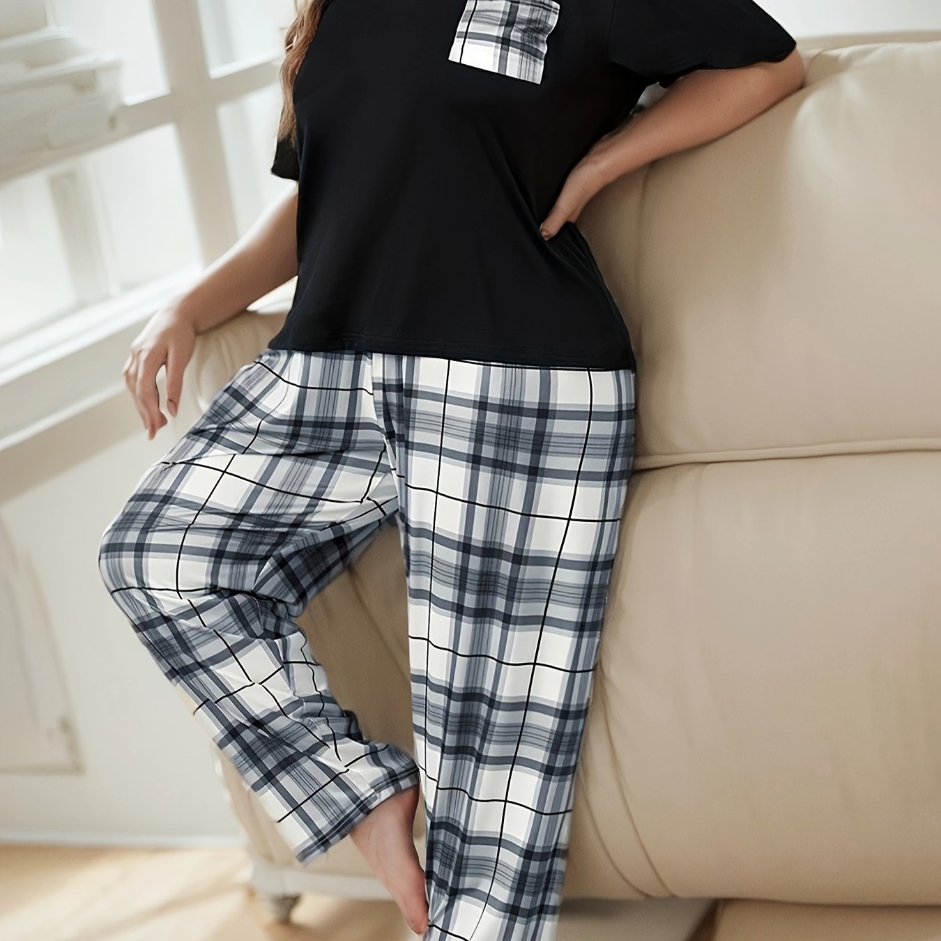  Plaid Print Tee & Pants Lounge 2 Piece Set