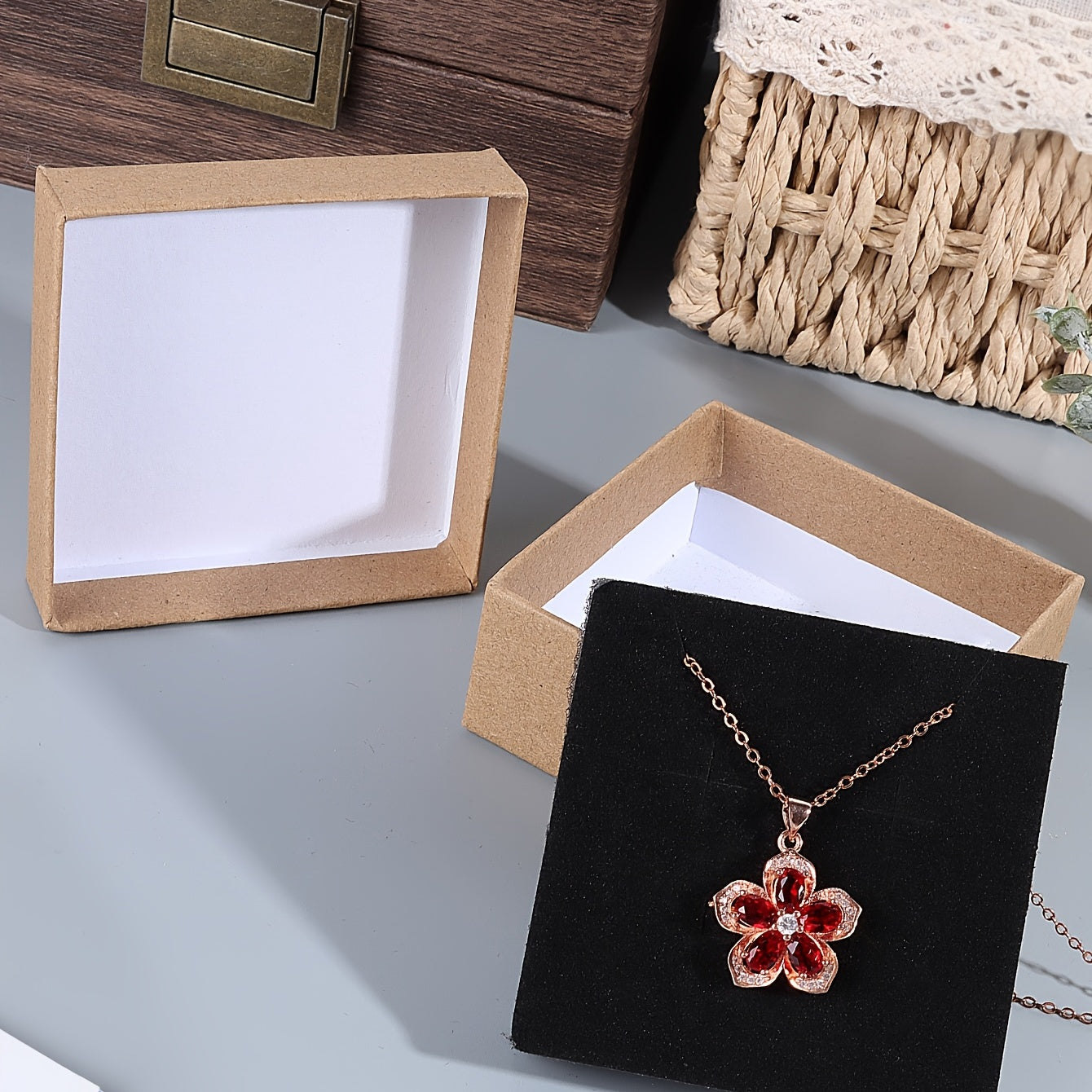 Classic Vintage Jewelry Box for Ring Pendant Necklace Earring