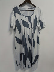  Geometric Print Short Sleeve Round Neck Pleated Dress With Pockets