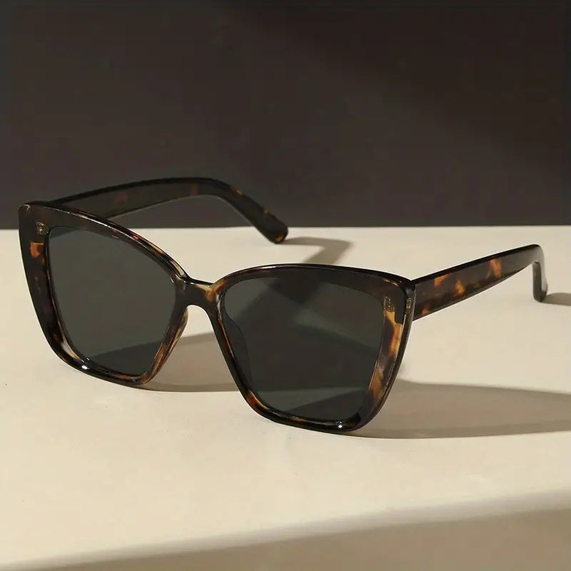 Cat Eye Sunglasses Women Retro Outdoor Shades Classic Vintage Sun Glasses