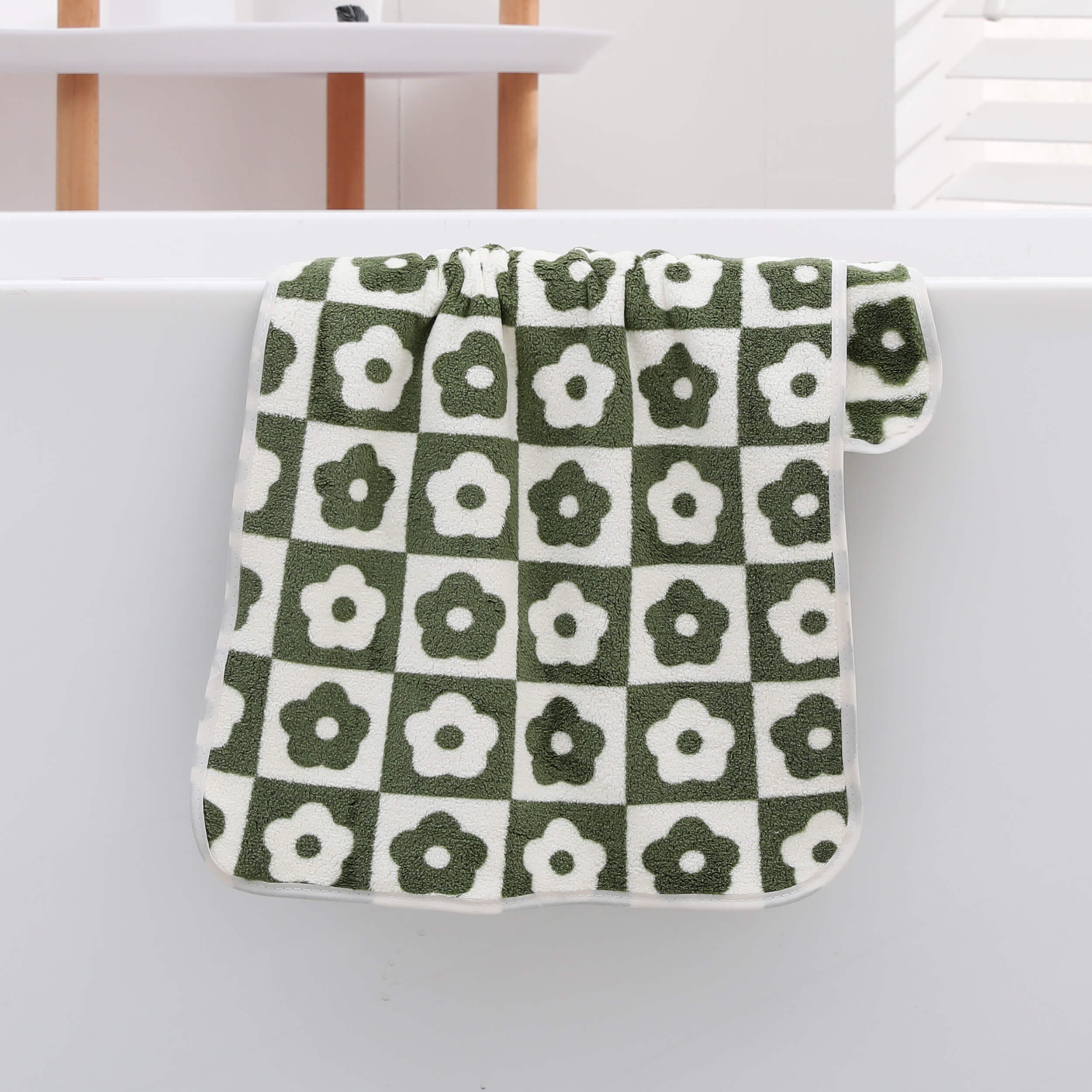 3pcs Plum Blossom & Coral Fleece Household Towels, 13 7x29 5in
