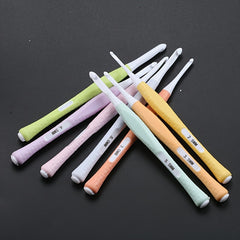 8pcs Colorful Crochet Silicone Handle Sweaters for Knitted Hand Crochet