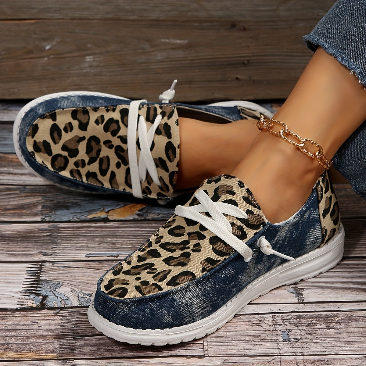 Leopard Printed Slip On Sneakers Lightweight Round Toe Outdoor Shoes