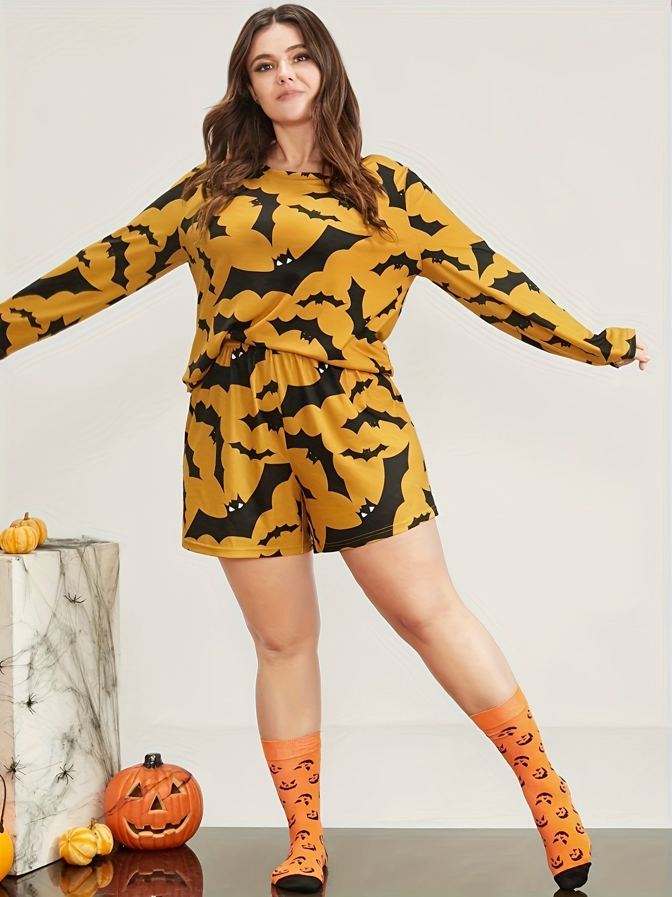  Gothic Loungewear Set Bat Print Crew Neck Tee & Shorts Pajamas