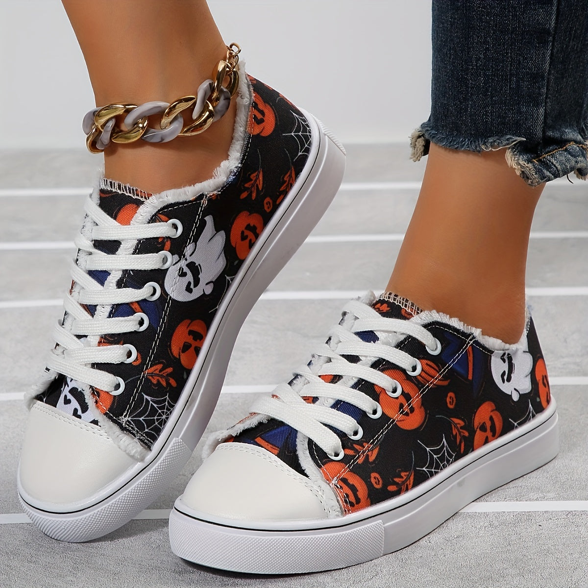 Women's Ghost & Pumpkin Pattern Canvas Shoes Halloween Lace Up Low Round Toe
