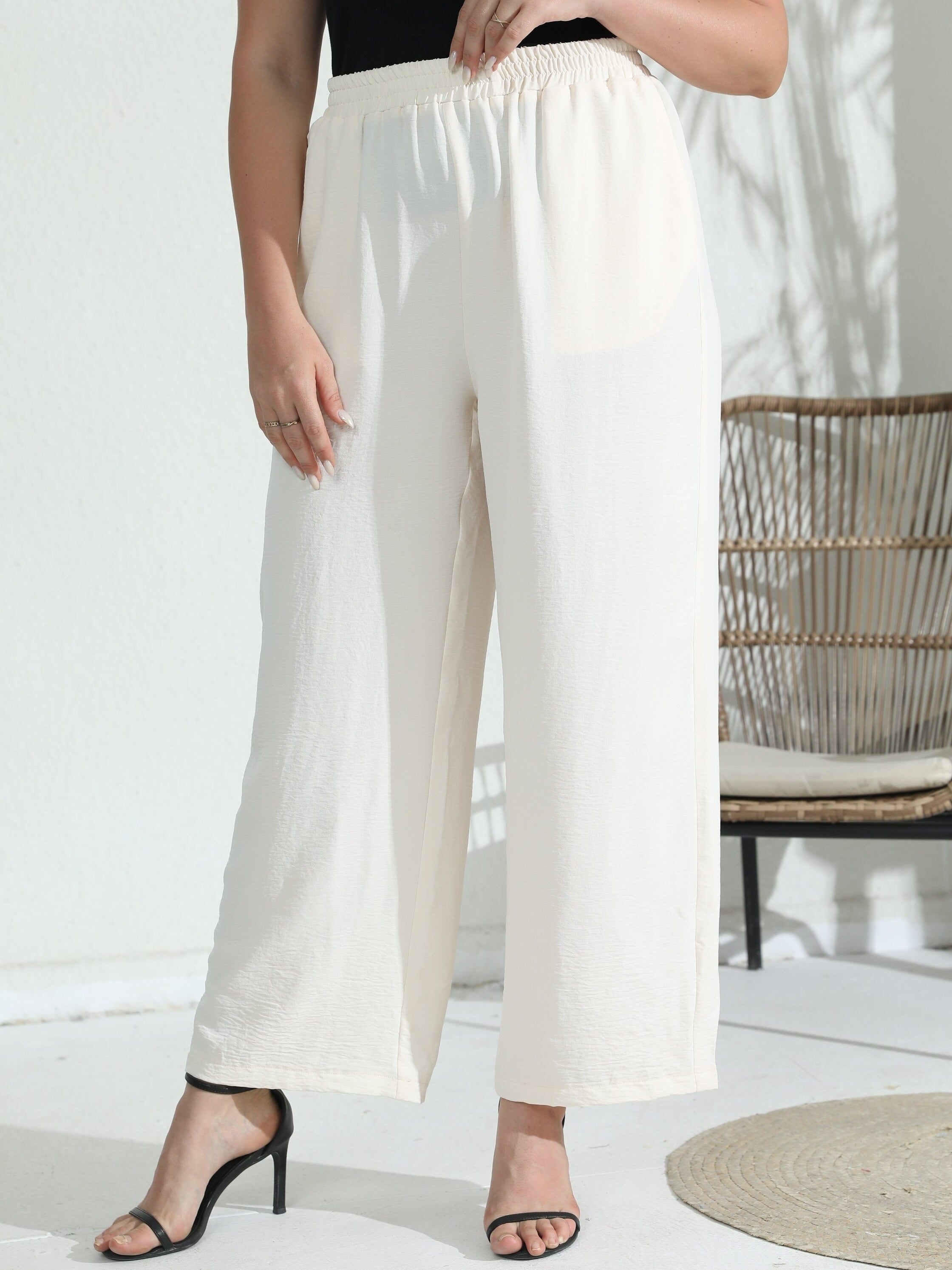  High Rise Wide Leg Trousers With Pockets