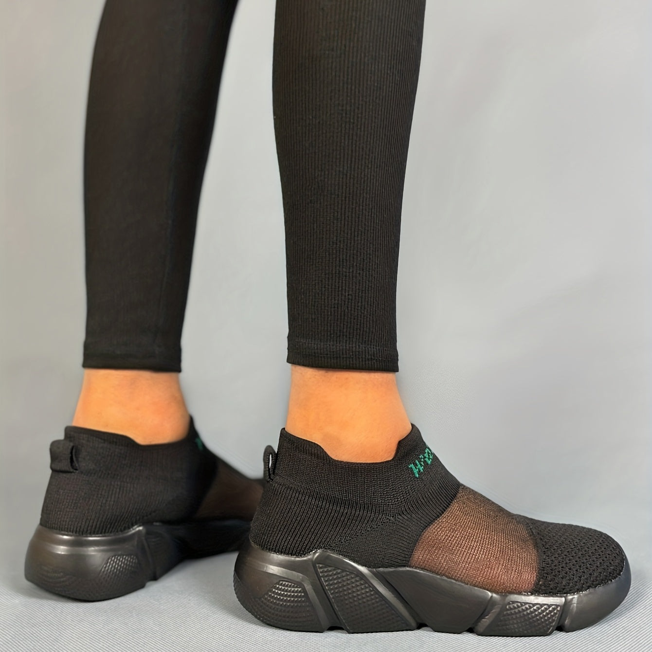 Women's Breathable Mesh Slip On Sneakers Lightweight Casual Shoes