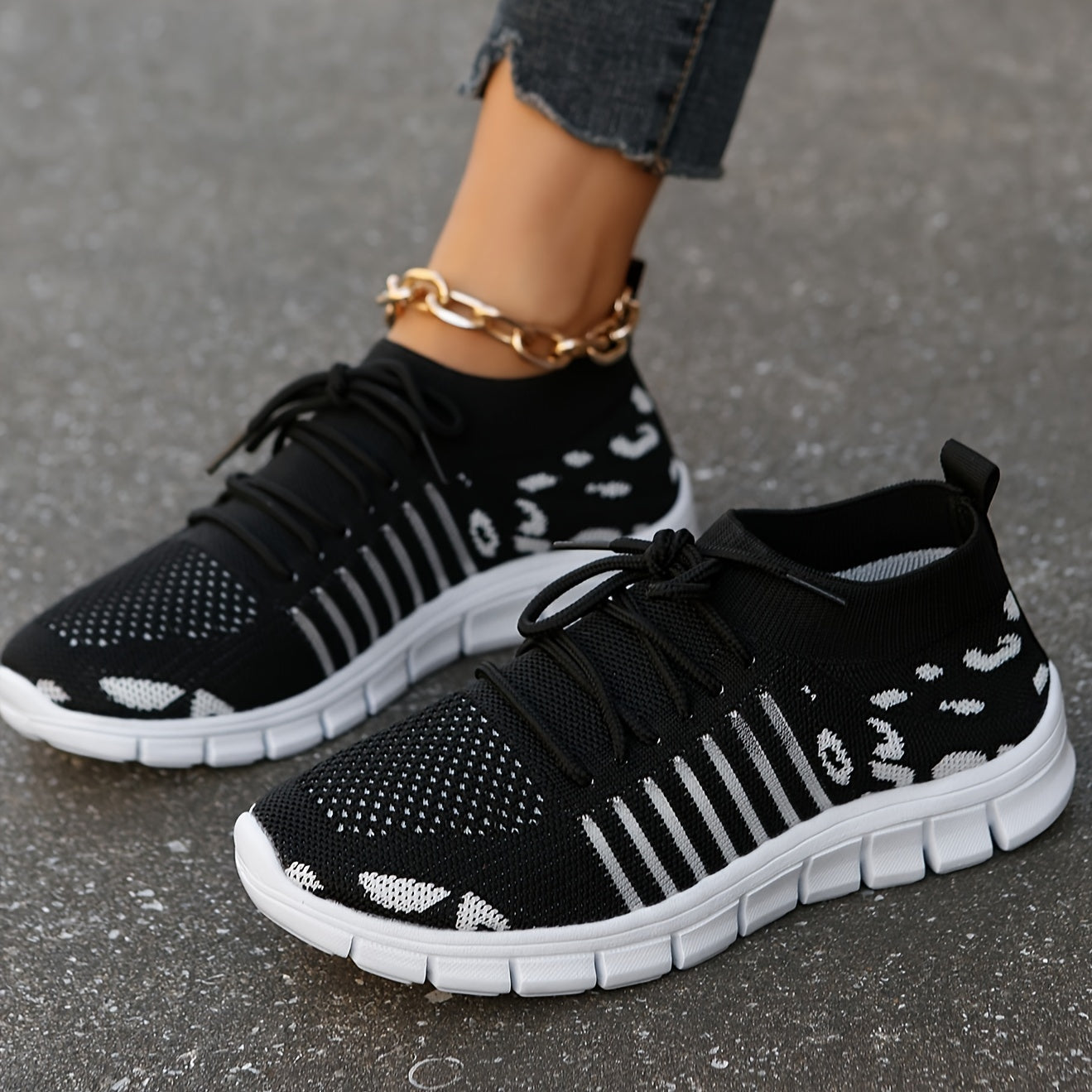 Leopard Pattern Lace Up Running Sneakers Lightweight And Breathable