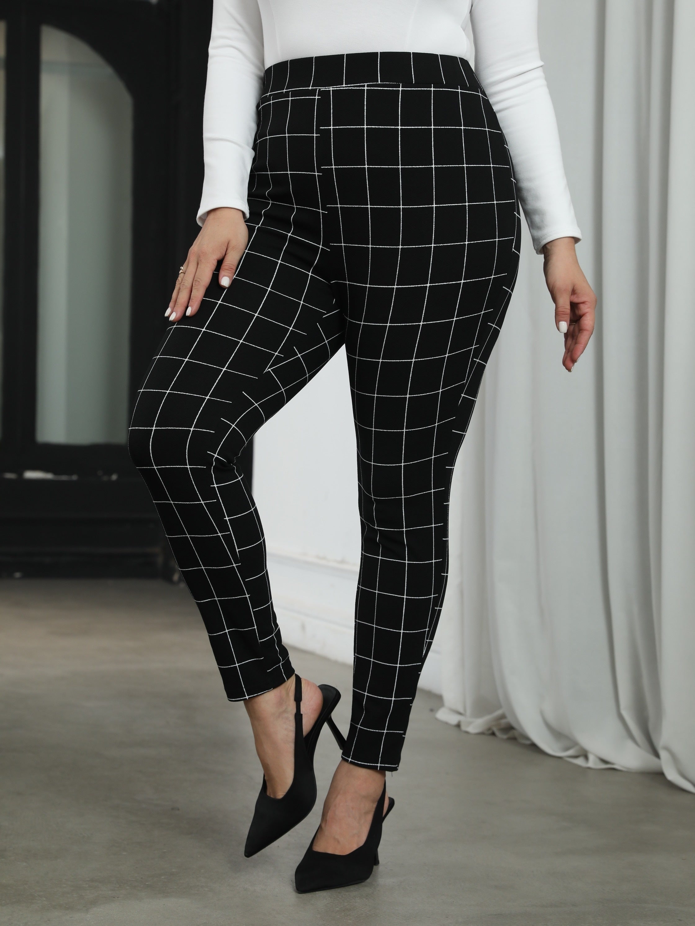  High Rise Skinny Trousers