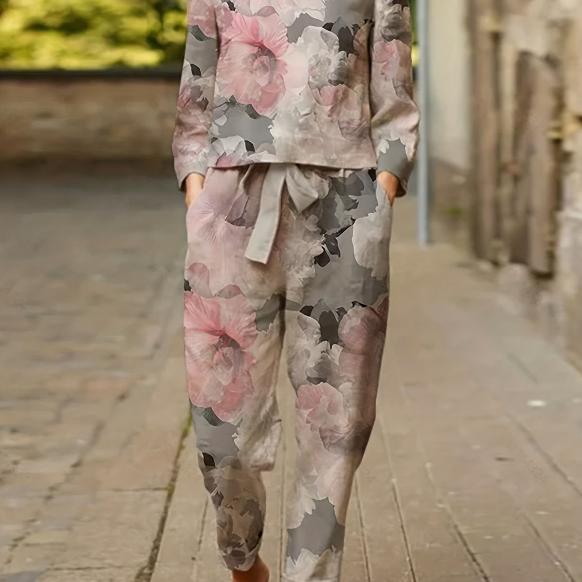 Women's Plus Floral Print Round Neck Top & Drawstring Pants Set