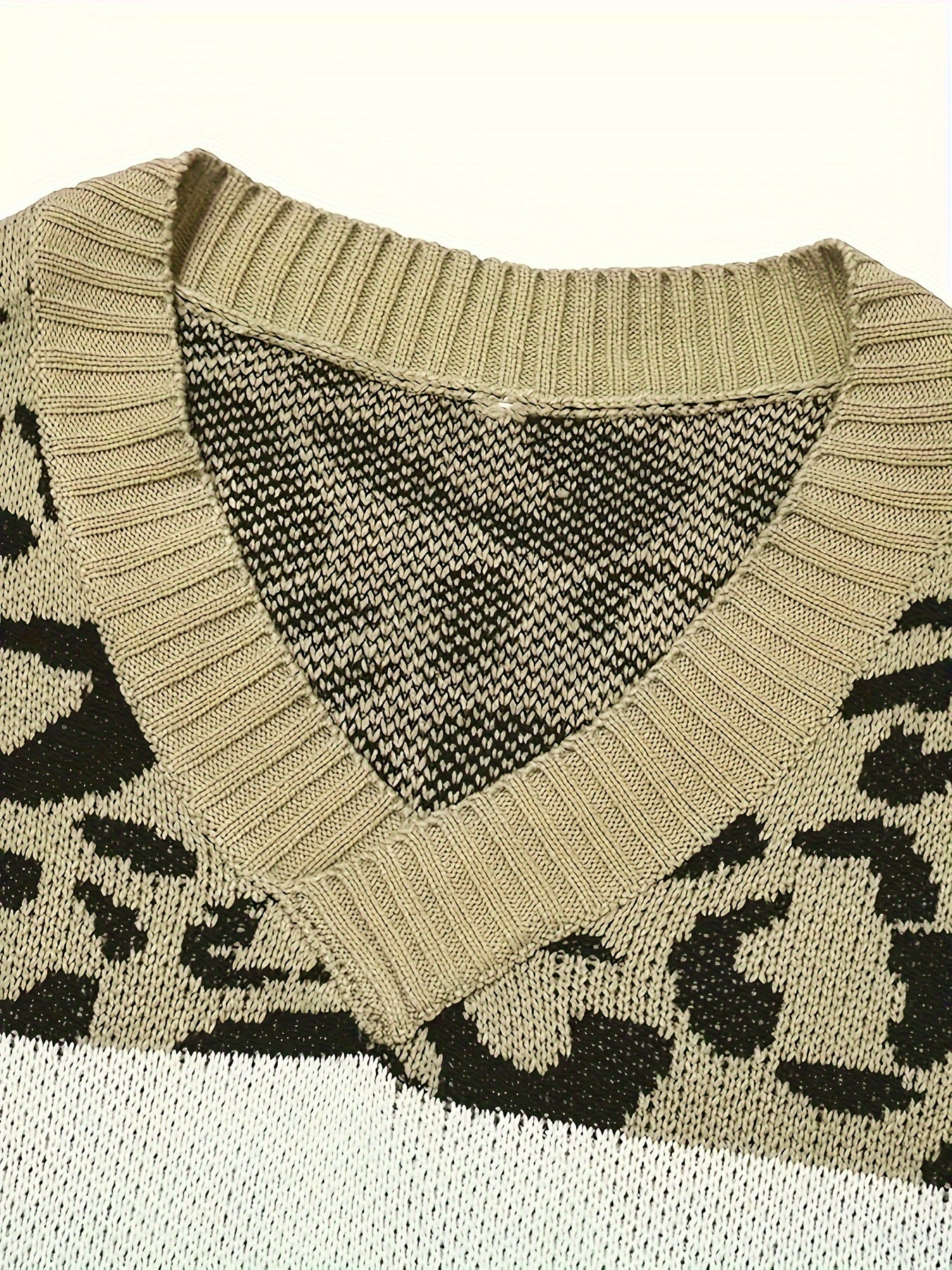  Colorblock Leopard Print V Neck Sweater