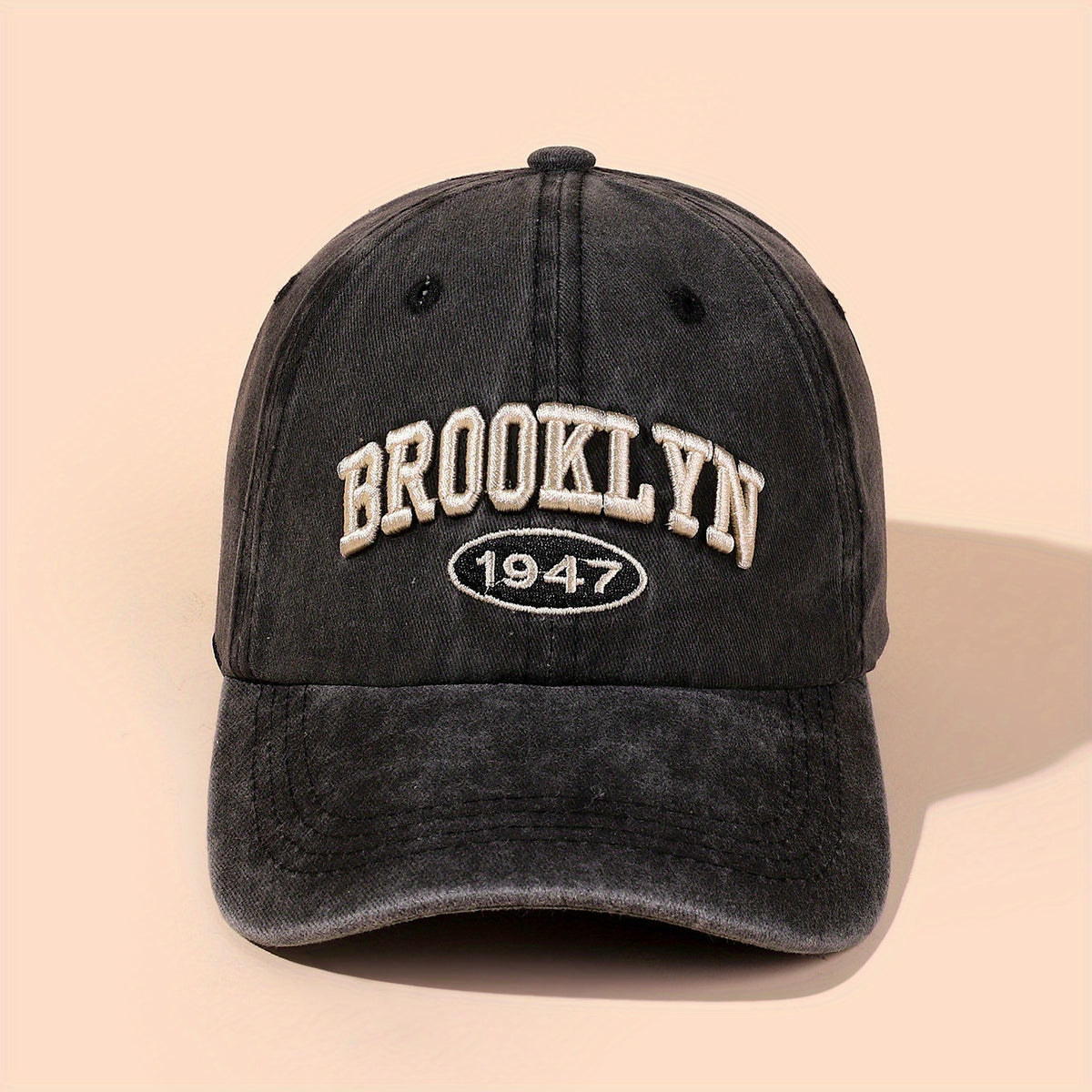 Embroidered Duck Tongue Cap for Outdoor Traveling