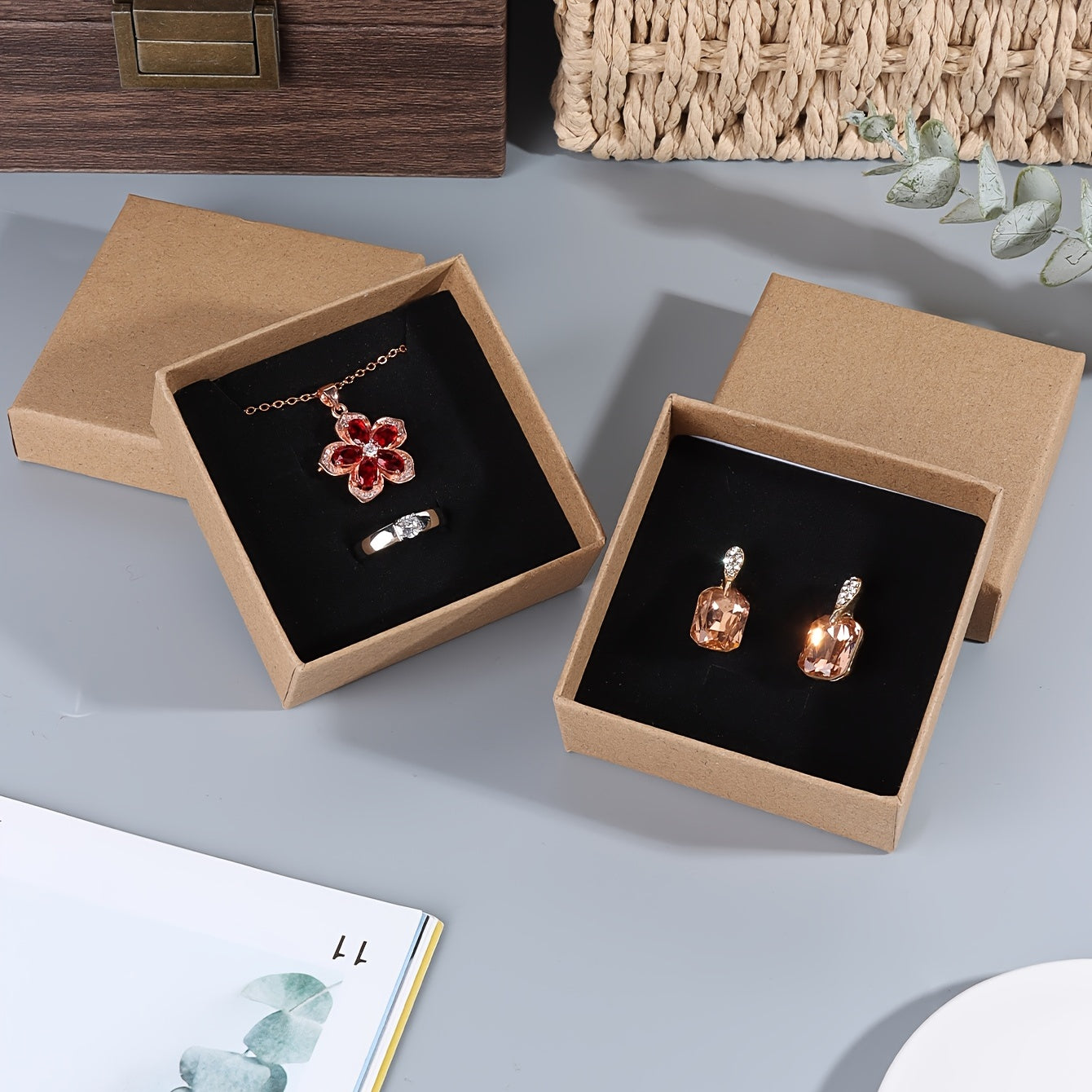Classic Vintage Jewelry Box for Ring Pendant Necklace Earring