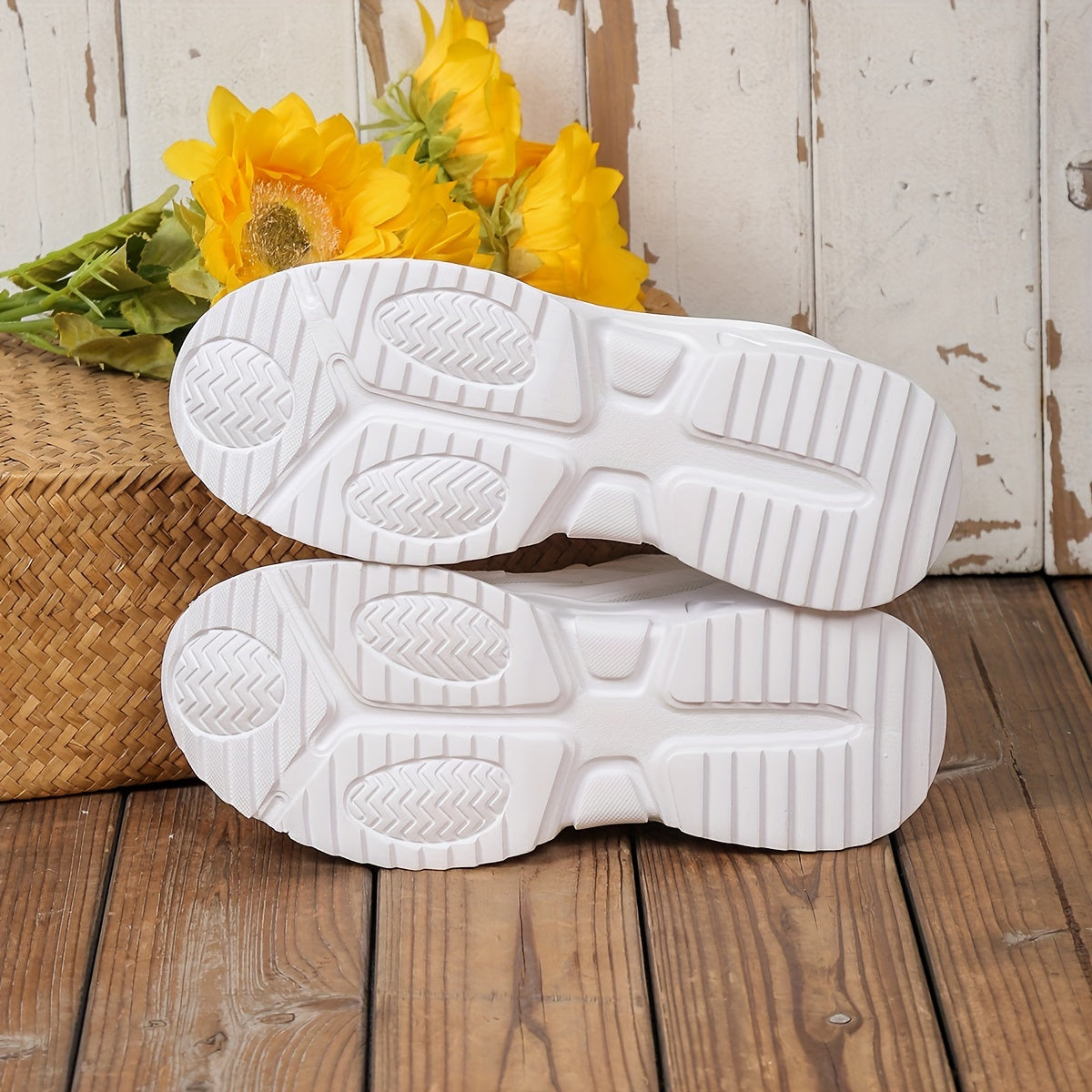 Solid Lightweight Running Shoes Heighten Wear Resistance Non Slip