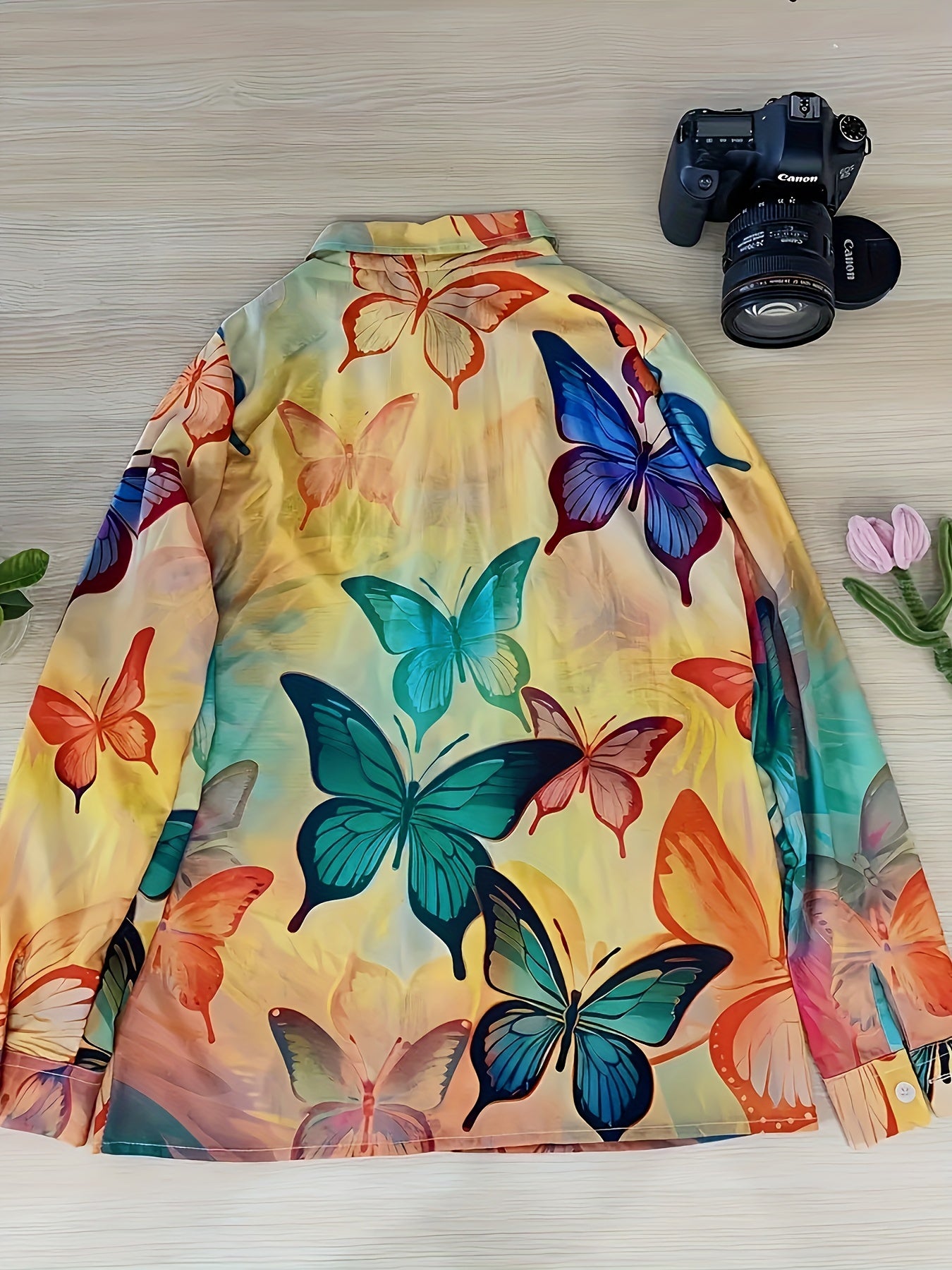  Butterfly Print Button Up Long Sleeve Blouse