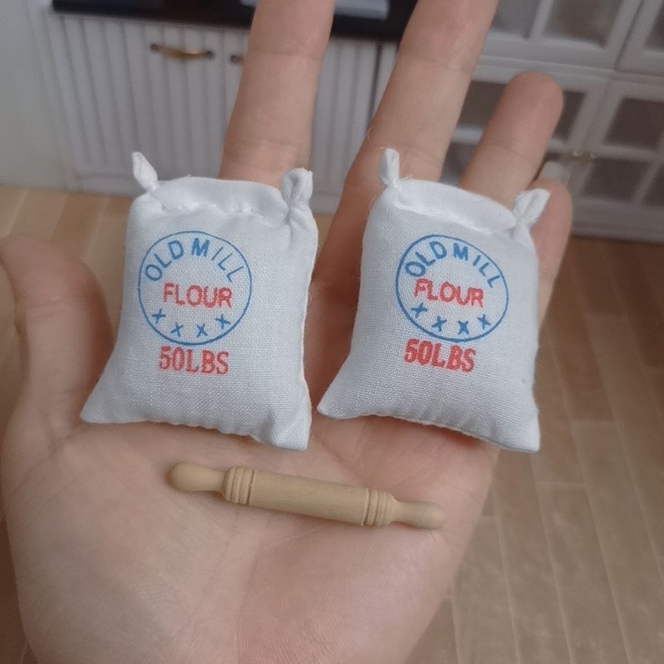 1:12 Scale Flour Bag & Rolling Pin Model Dollhouse Kitchen Decor