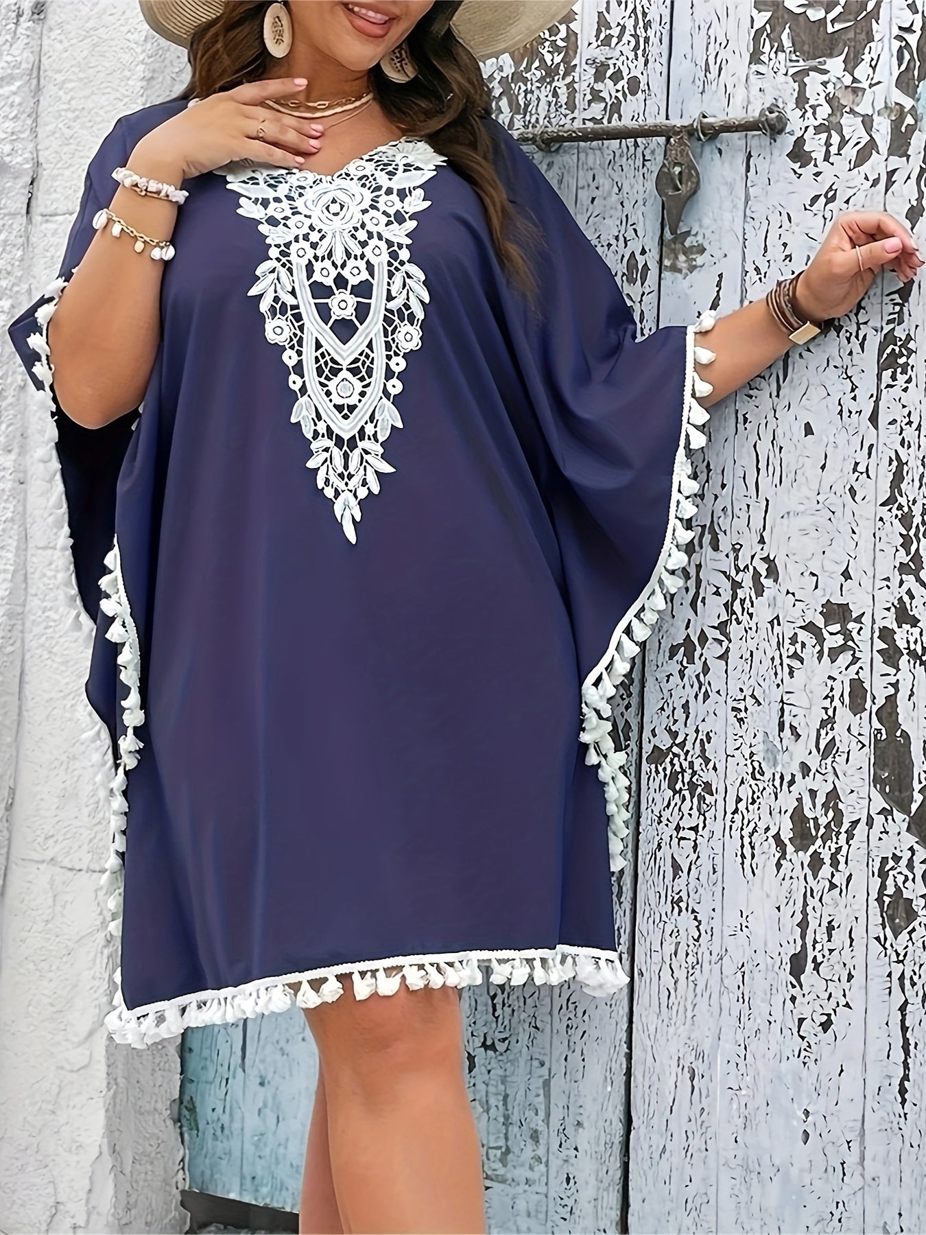  Solid Applique Batwing Sleeve Dress