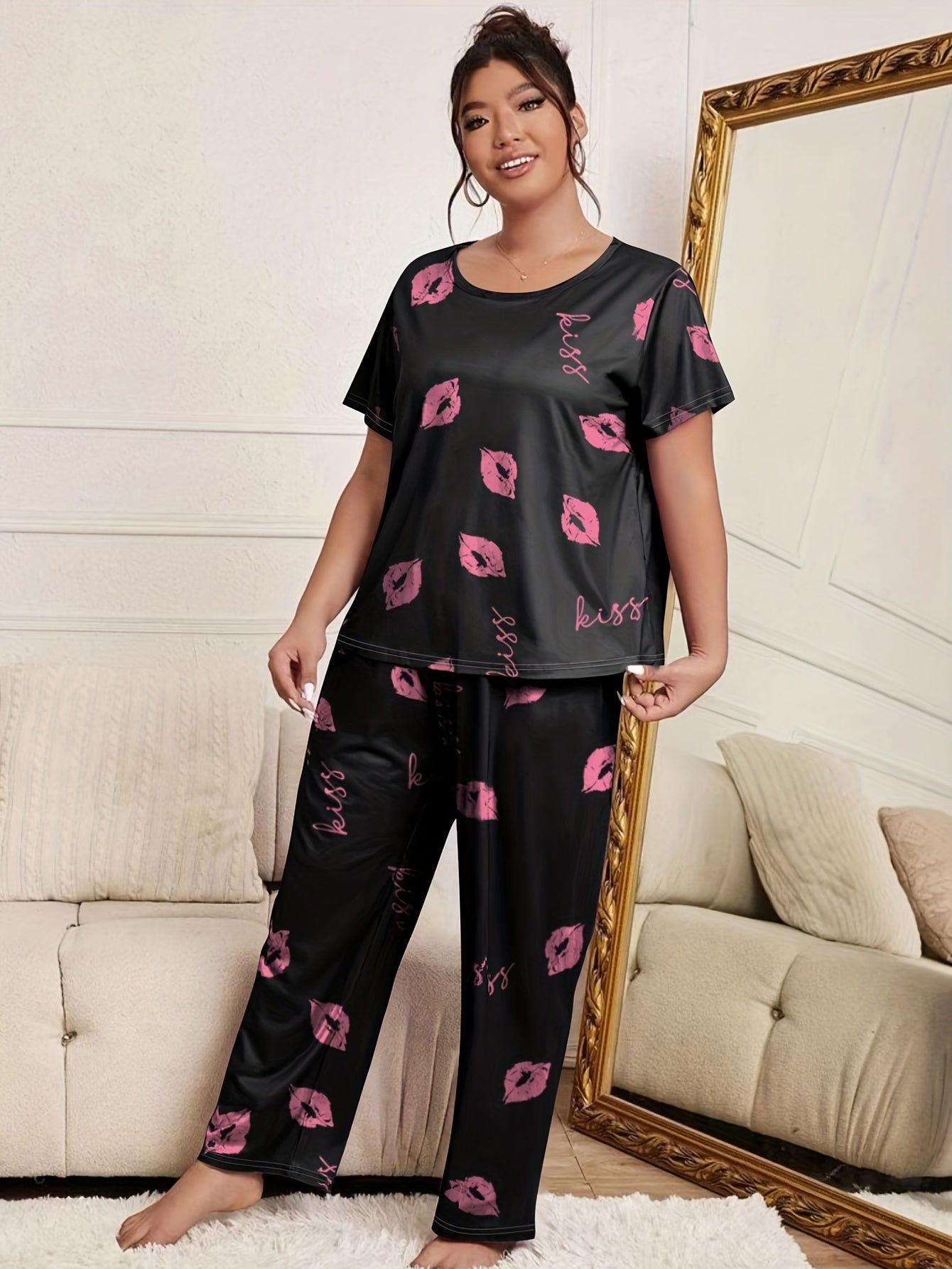  Kiss & Letter Print Tee & Pants Set