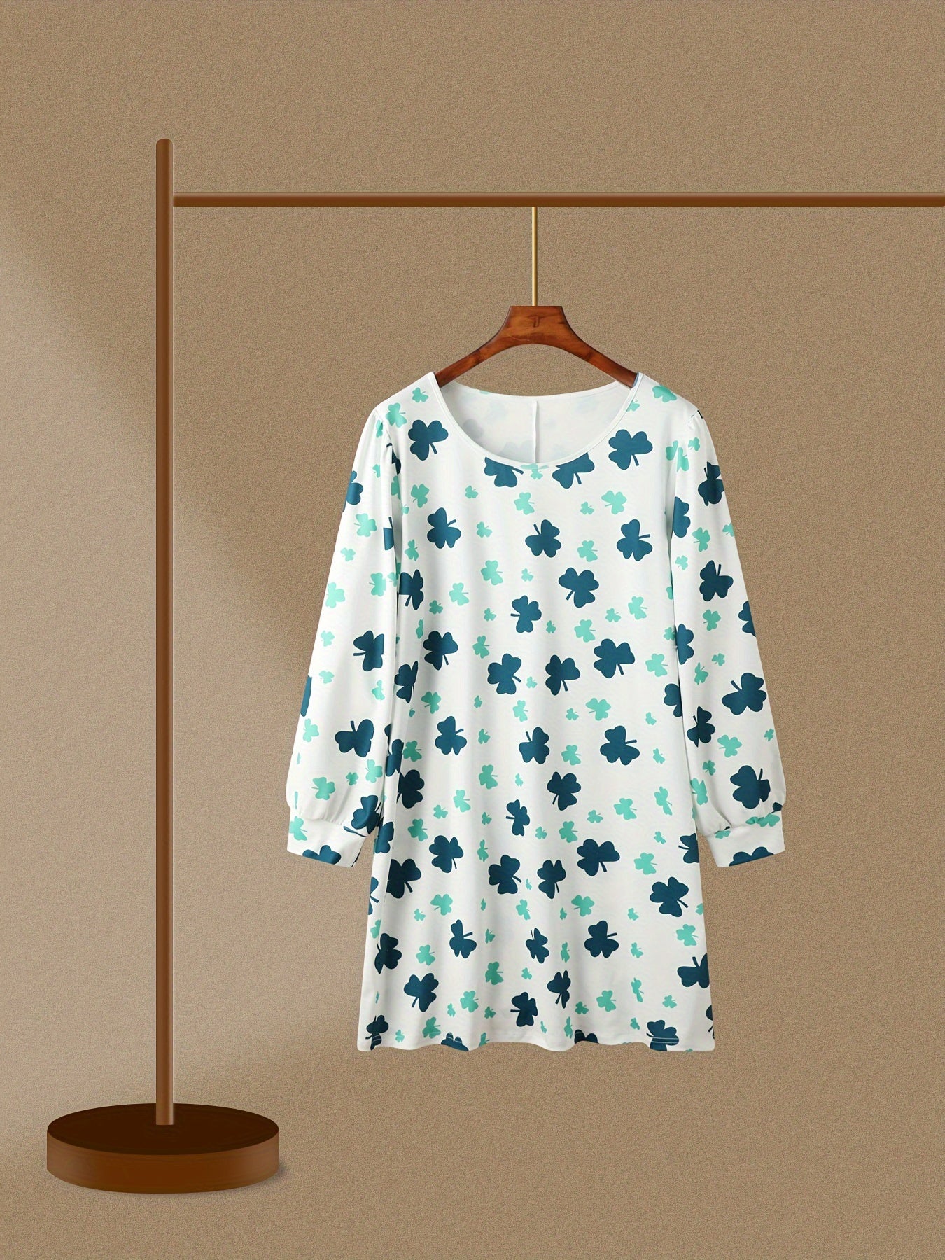  Women's Clover Print Lantern Sleeve Tee Dress