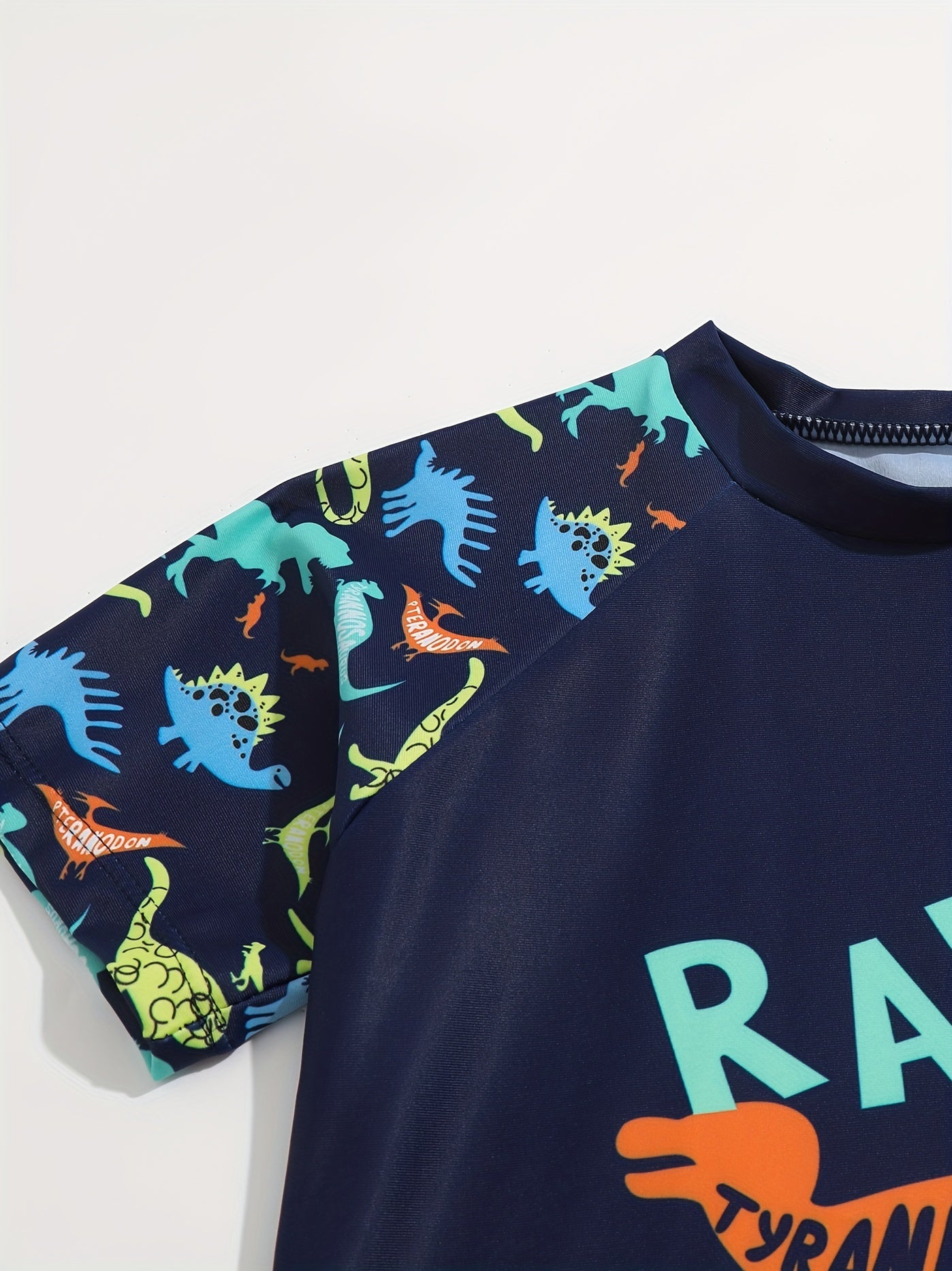 2pcs Boys Shark Graphic Swimsuit Set for Beach Vacation