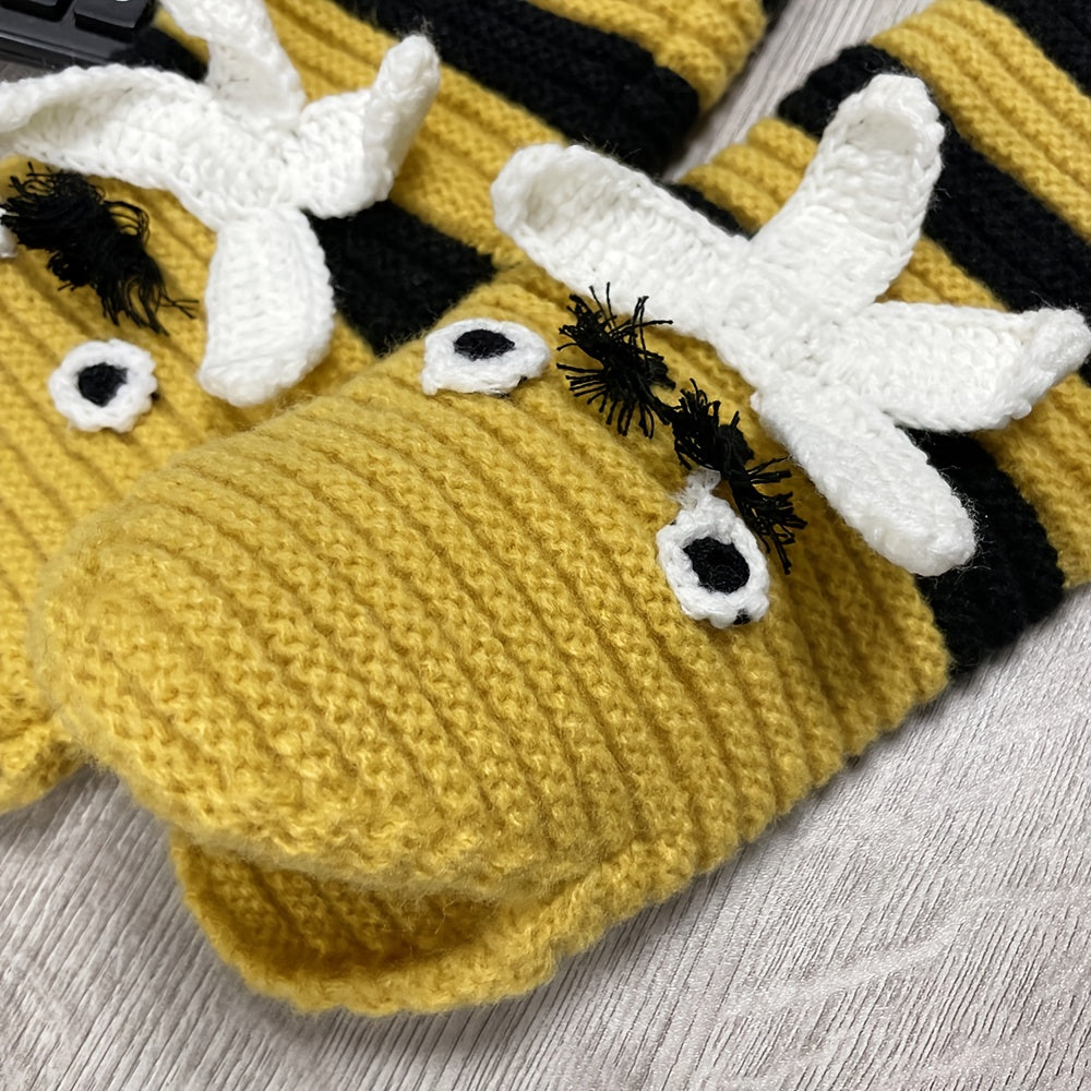 Cartoon Bee Knitted Socks Women's Stockings & Hosiery