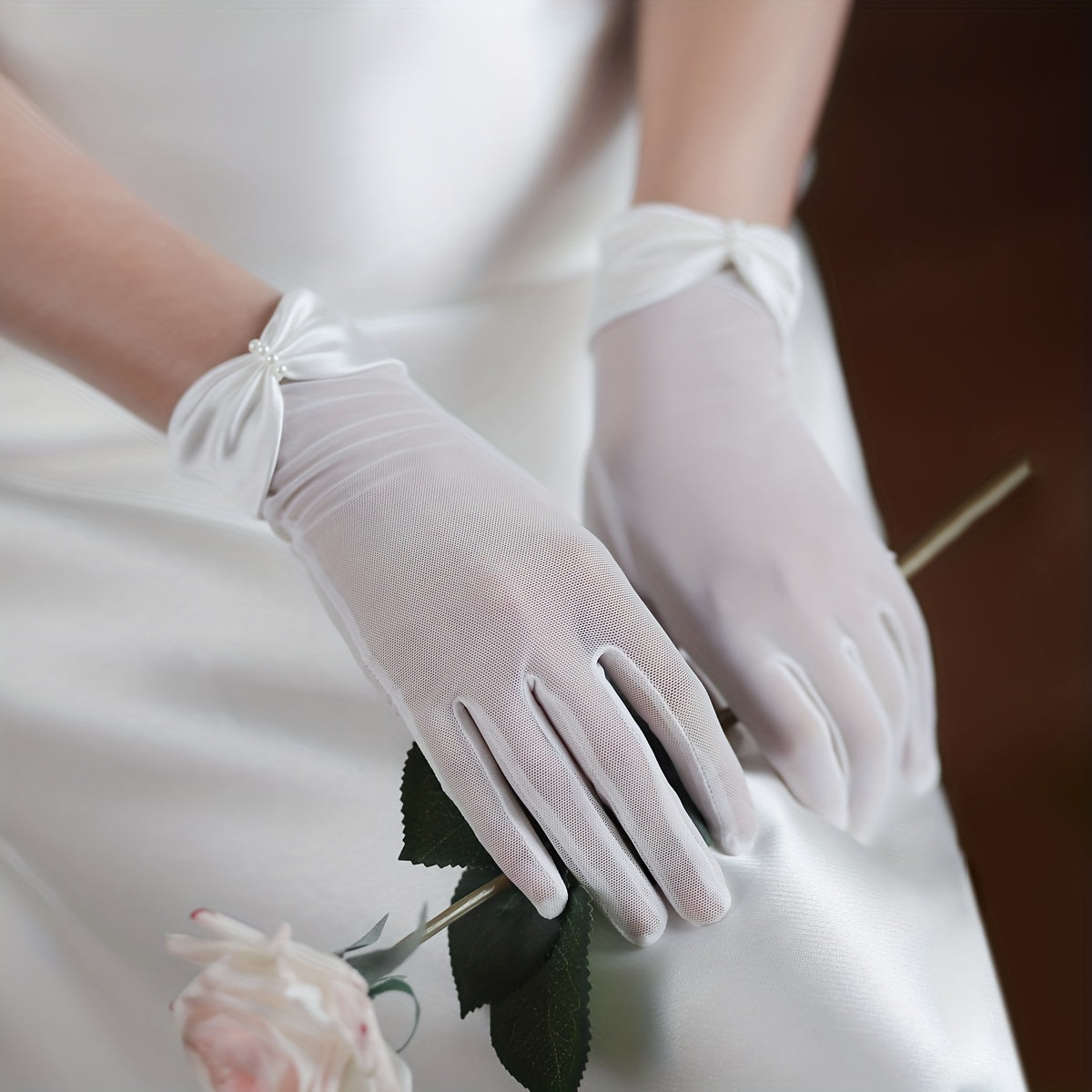 Bridal Mesh Gloves with Pearl Bowknot Wedding Accessories