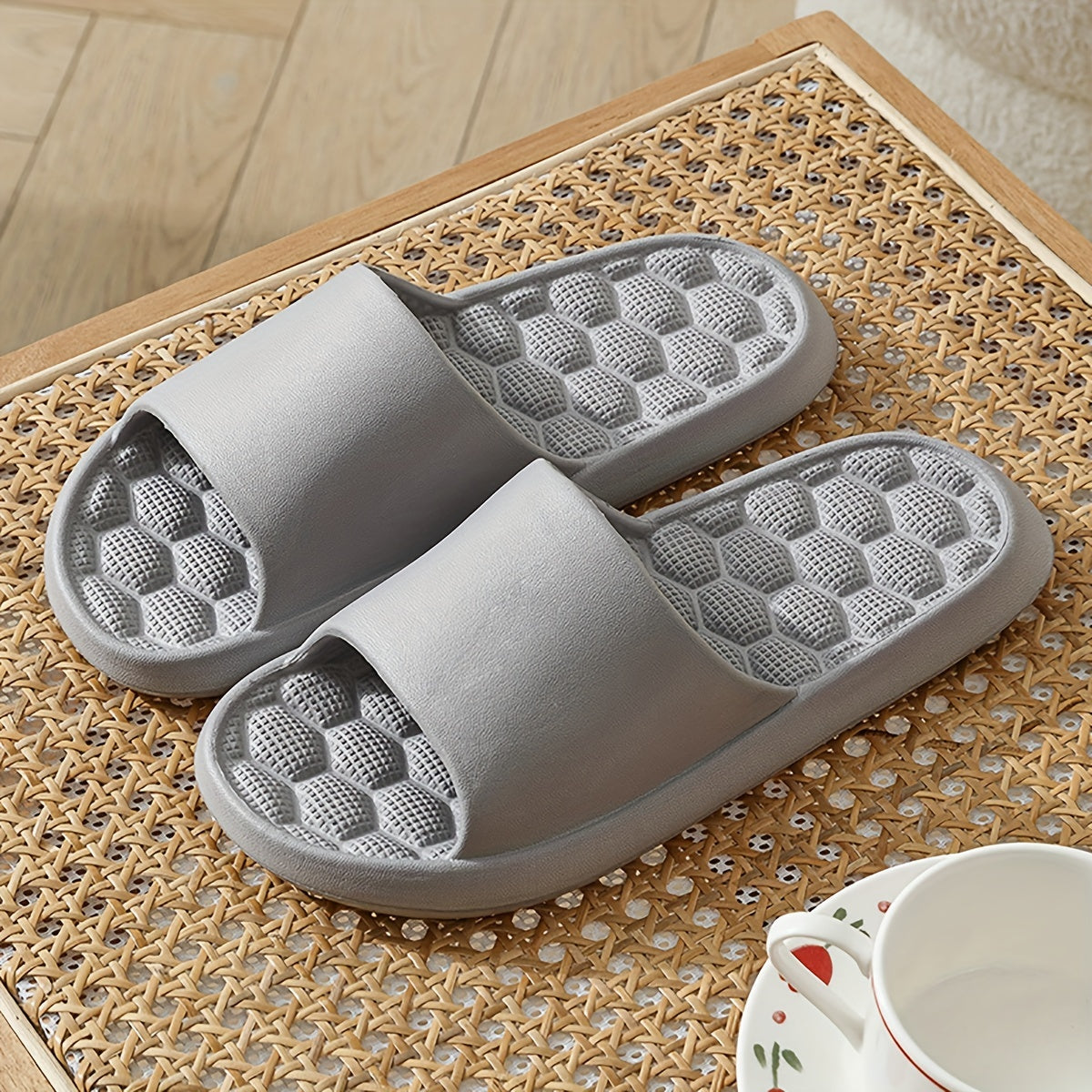Men's Slides Slippers Soft Lightweight Comfy Non Slip Shoes for Indoor Outdoor