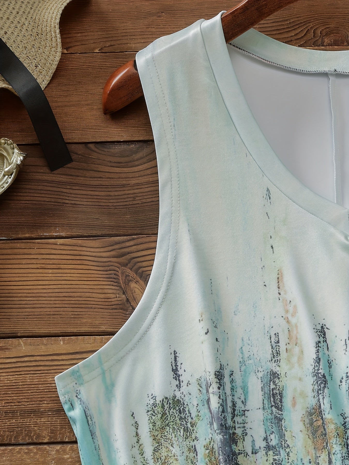Women's Plus Graffiti Print V Neck Stretch Tank Top