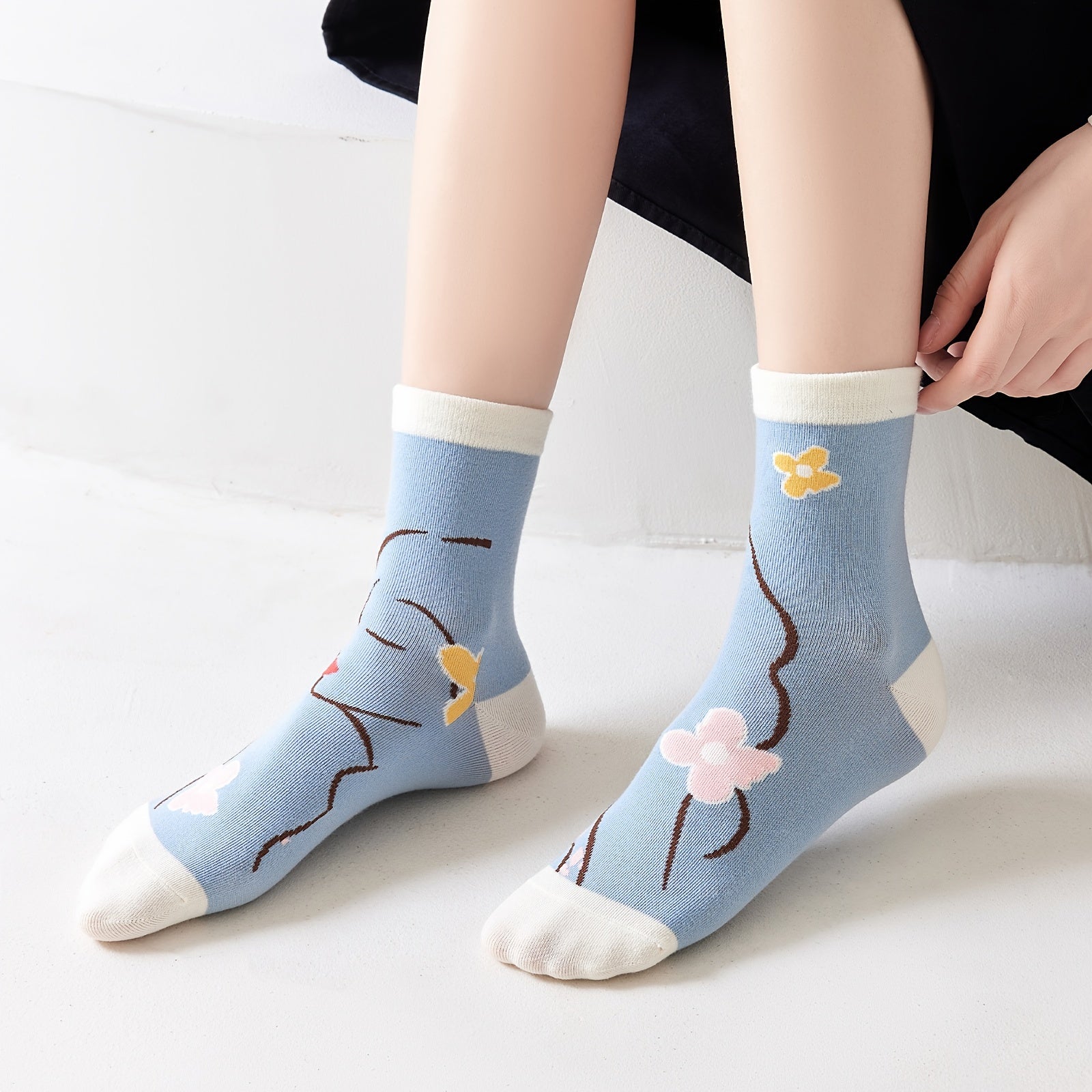 Funny Pattern Mid Tube Socks For Sports Skateboard Women's Socks