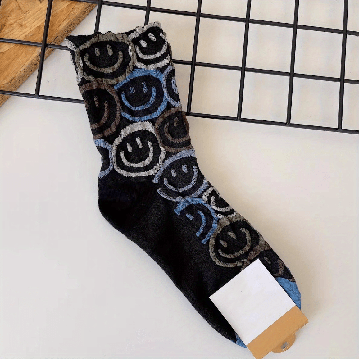 Smiling Graffiti Print Socks Mid Tube Women's Stockings