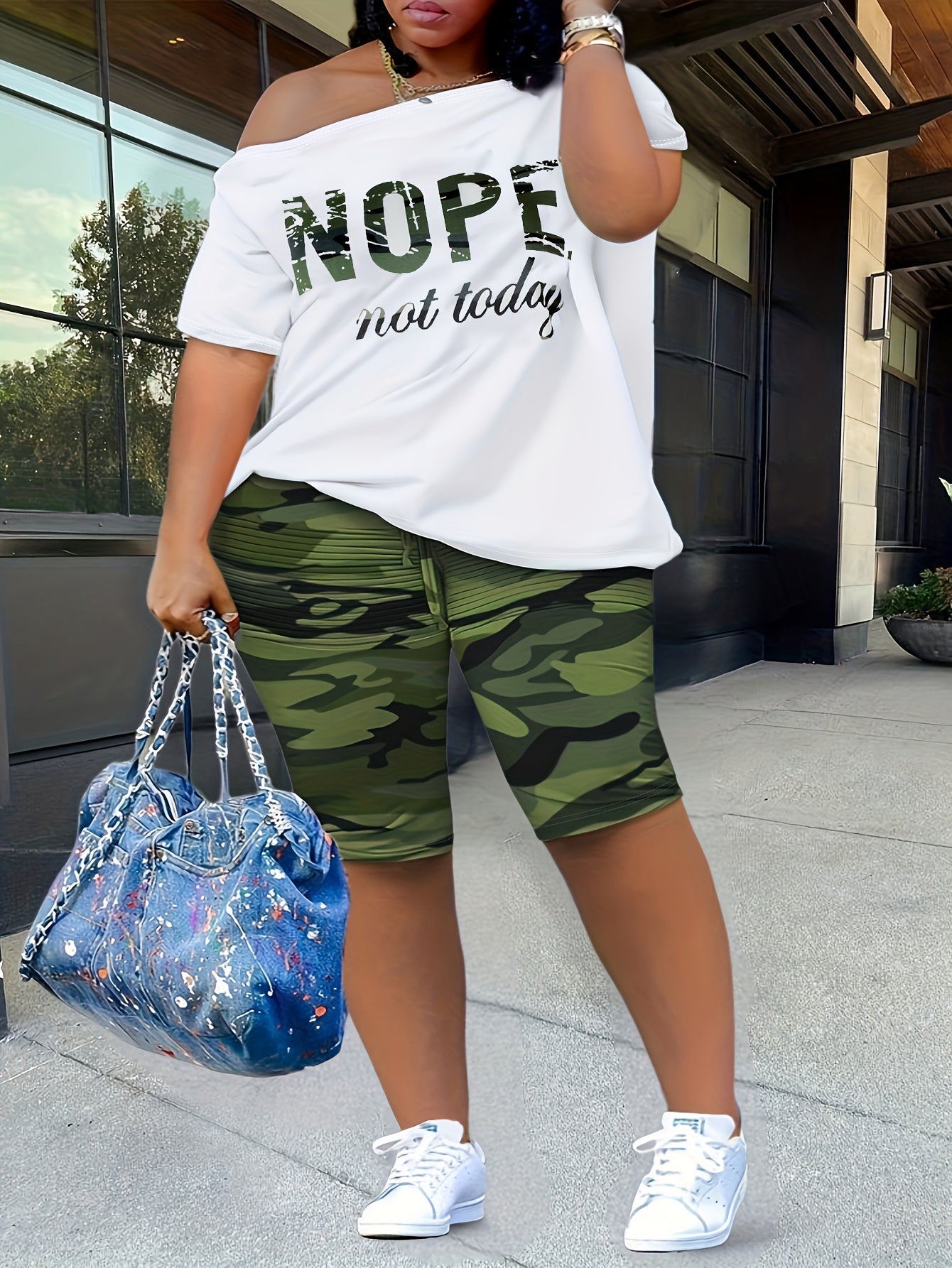  2 Piece Set: Slogan Print Top & Camo Print Shorts
