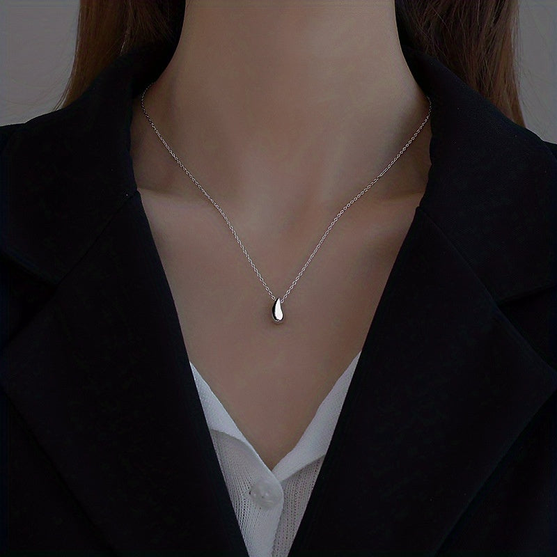 Water Droplet Necklace Female Niche Sense Clavicle Chain Wedding Accessories