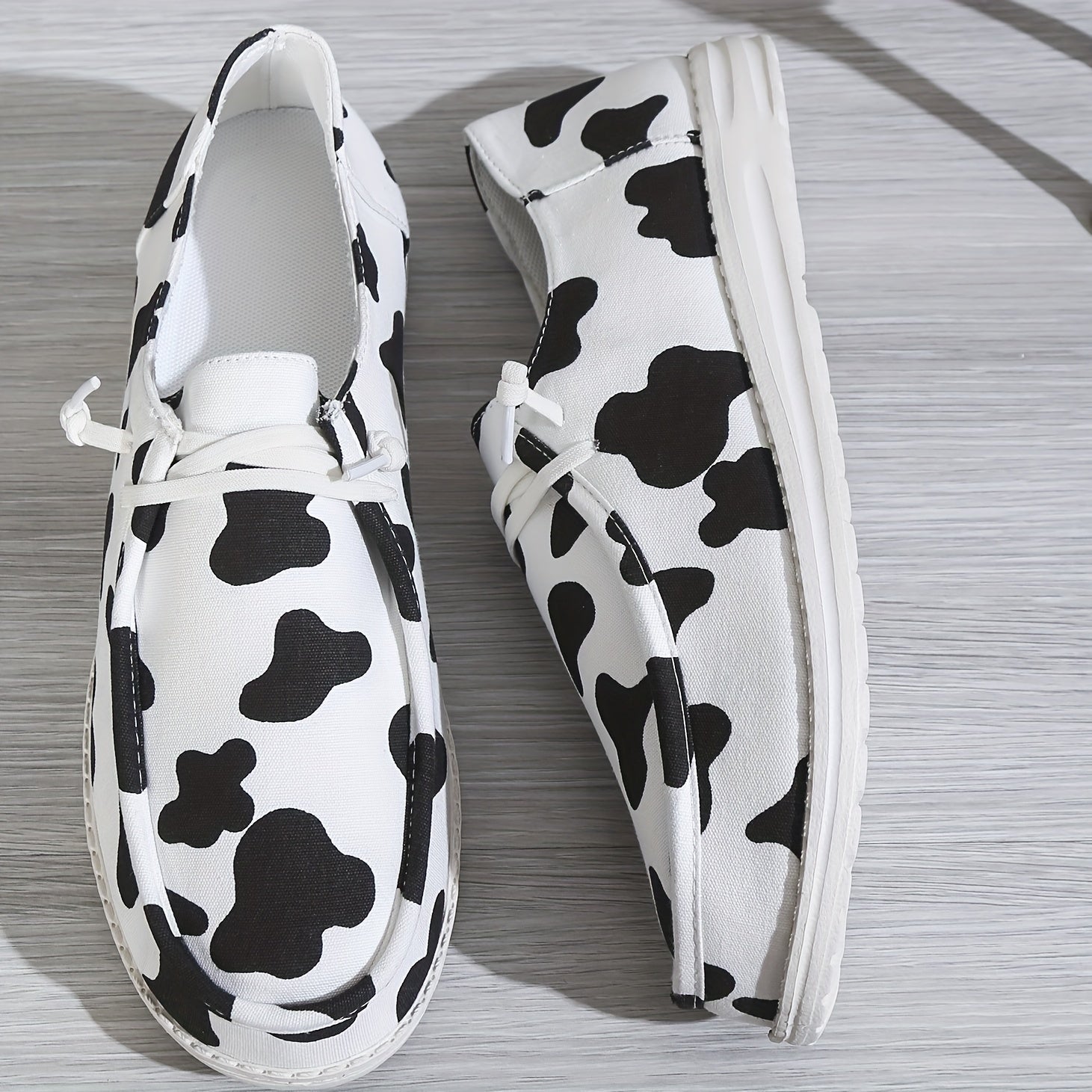 Women's Cow Pattern Canvas Shoes Casual Lace Up Outdoor Sneakers