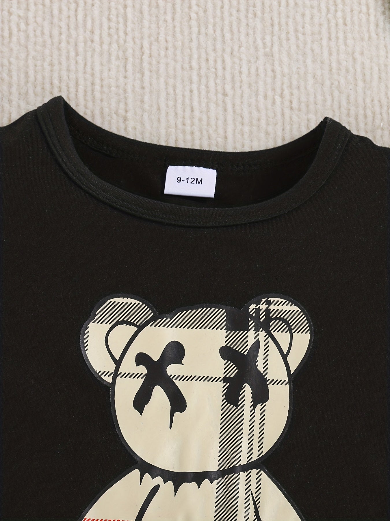 2pcs Baby Bear Graphic Print T-shirt & Plaid Shorts Set Clothes